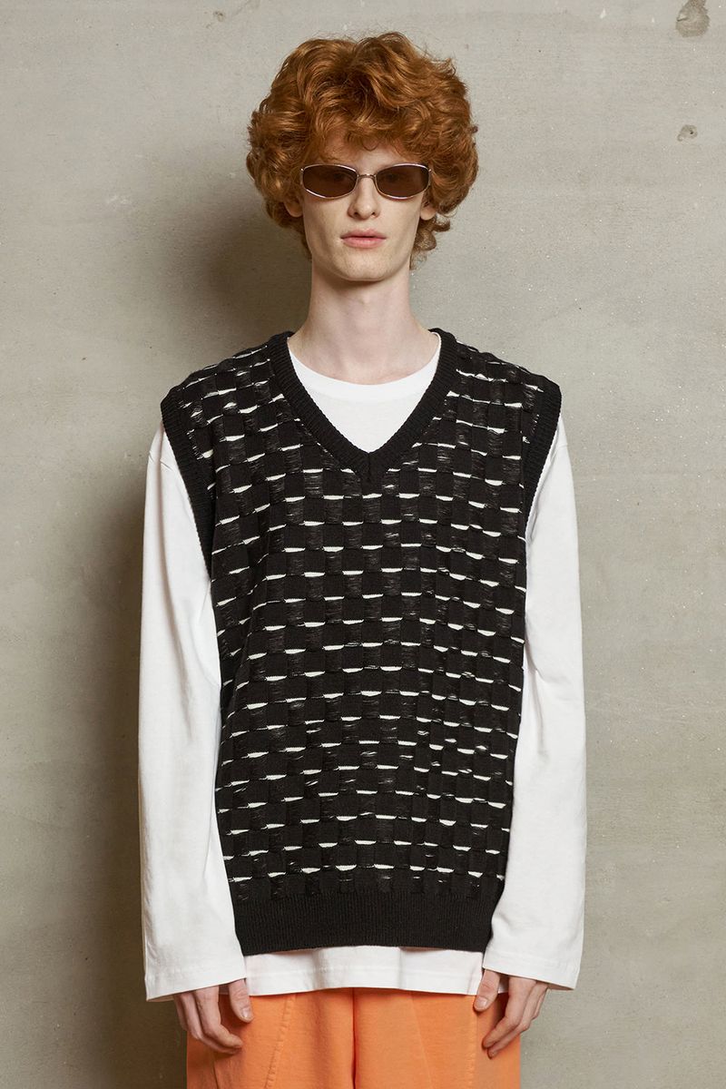 UNALLOYED（アナロイド）の「ROPE CHECKER KNIT VEST（Tops）」