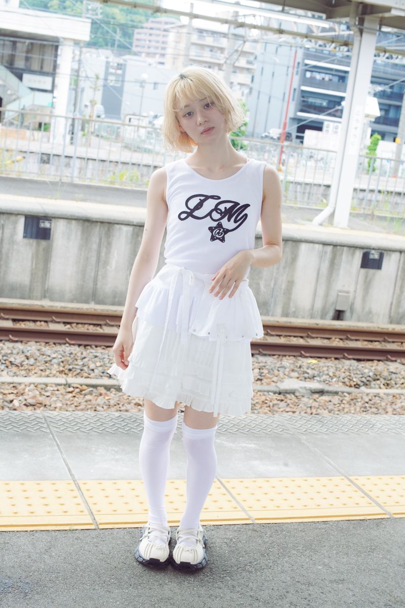 apron frill skirt