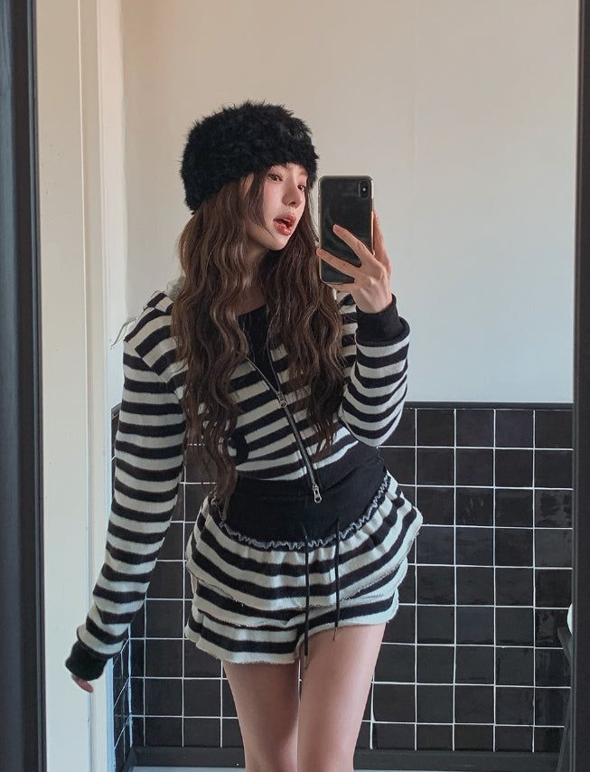 ULAN（ユレン）の「Pierre Stripe Set-up Two-Way Hood Zip-Up（Tops）」