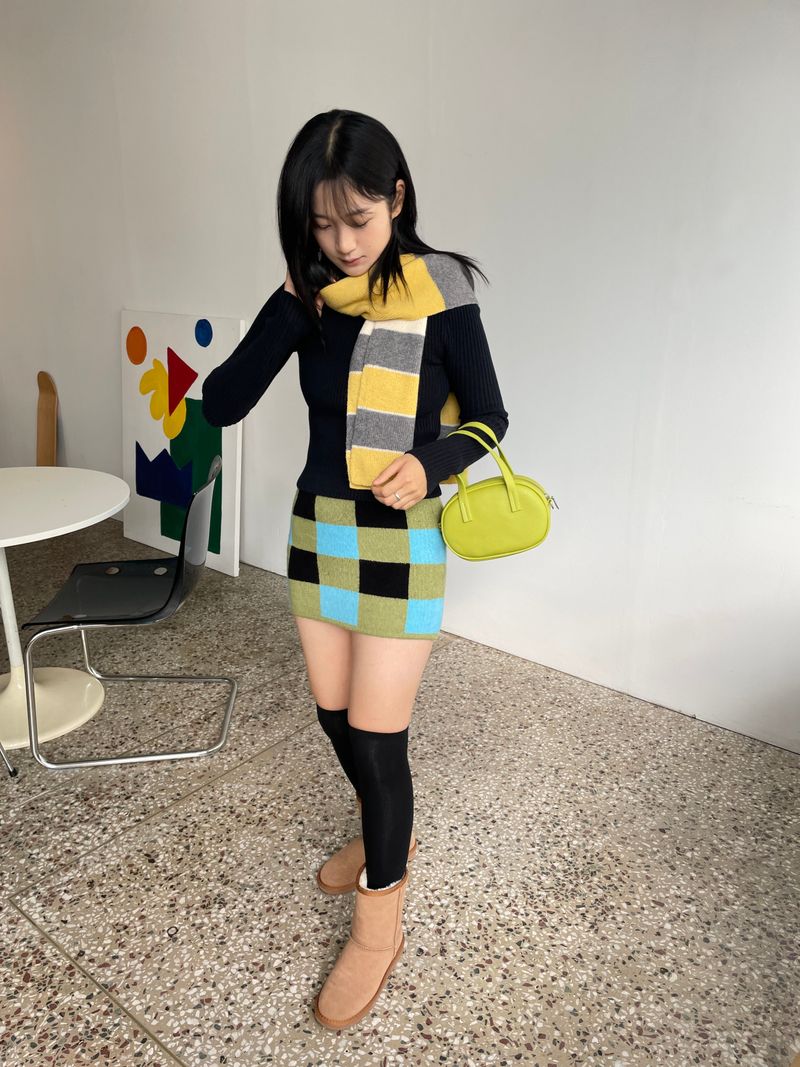 Checkerboard knit mini skirt