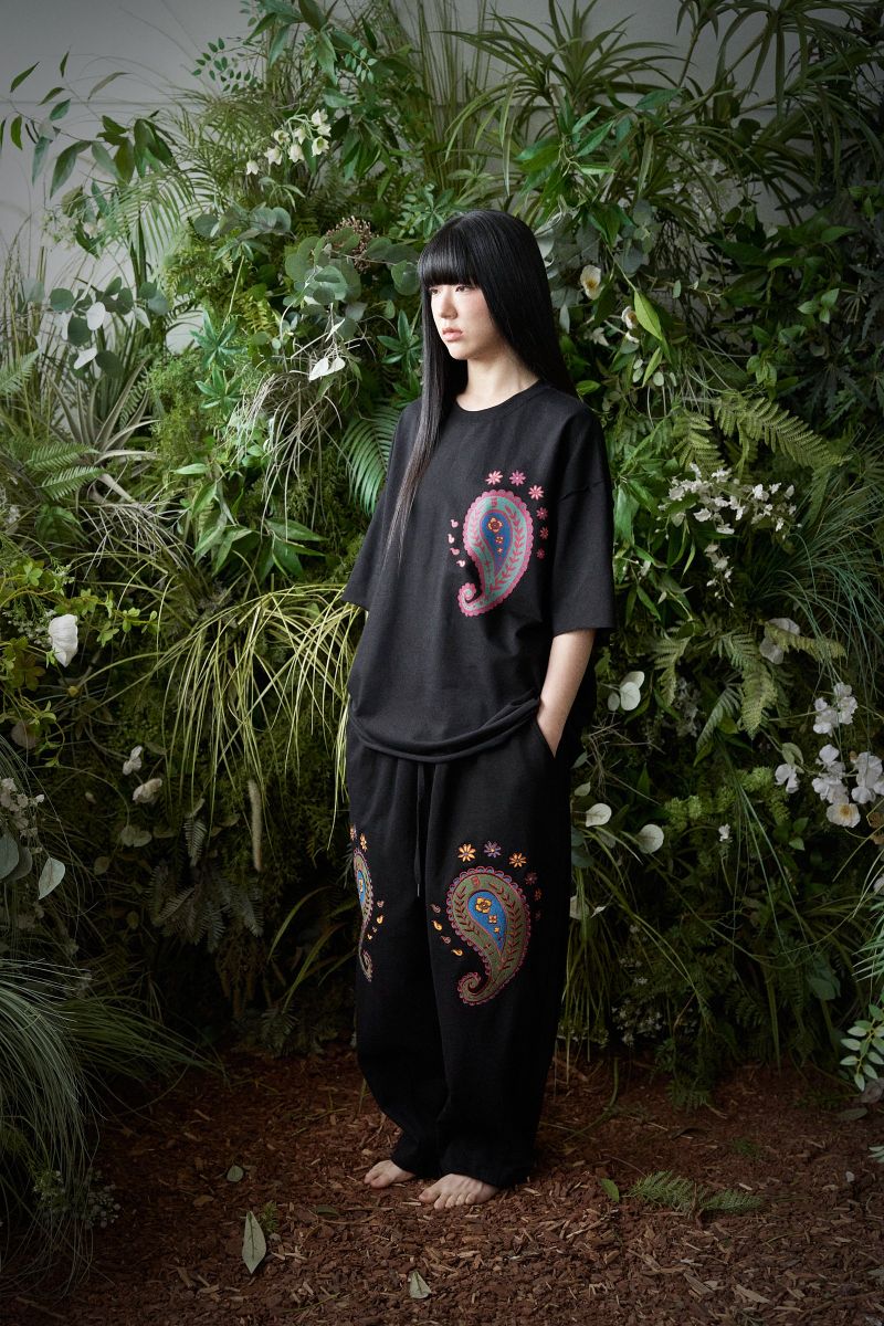 PAISLEY PRT. CUT-OUT 1/2 TEE (Black)