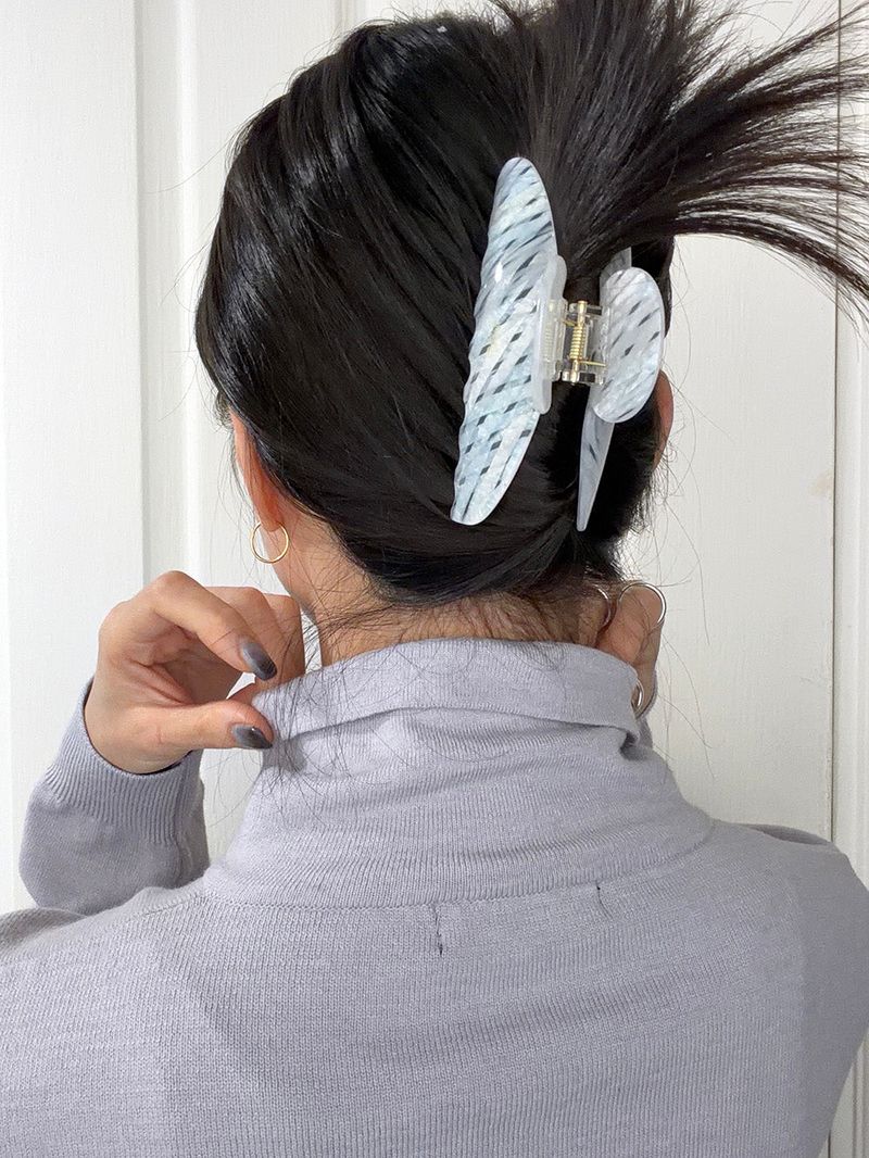 White glitter hair clip`