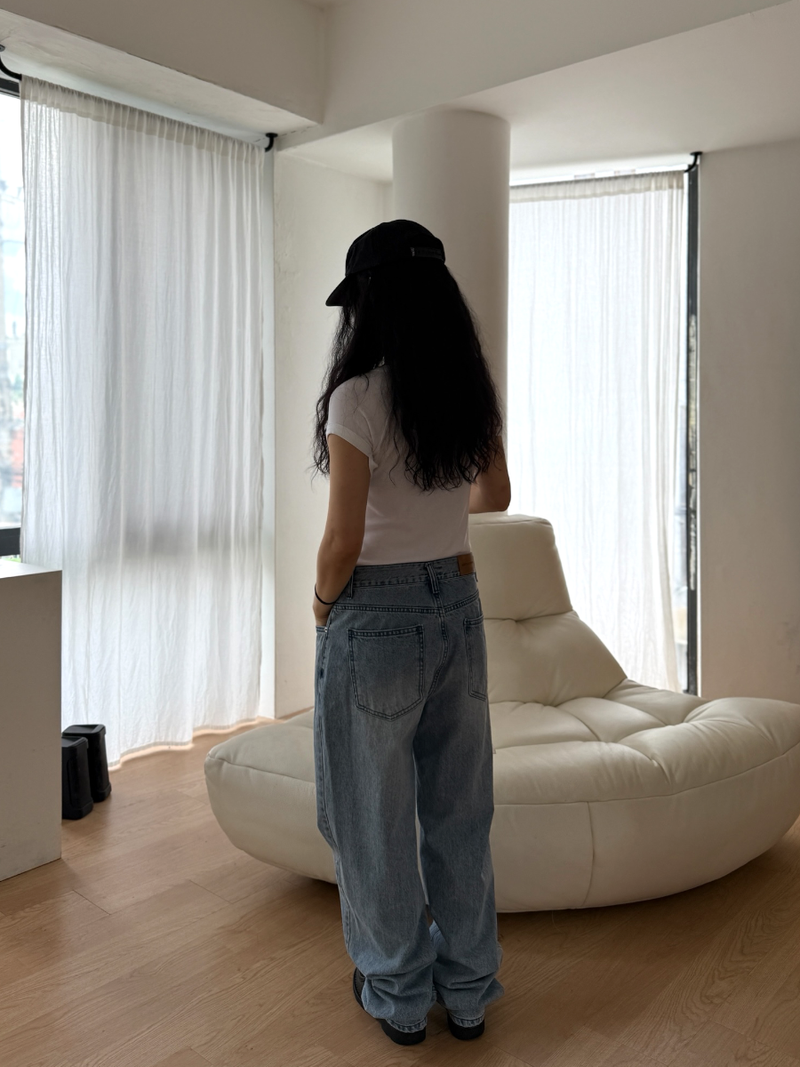 washing regular fit denim pants