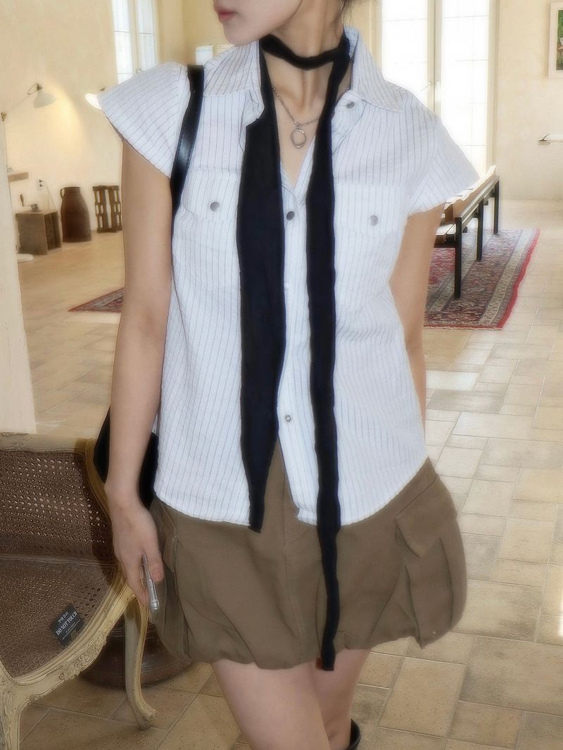 Cost Two Pocket Emboss Stripe Half Shirt