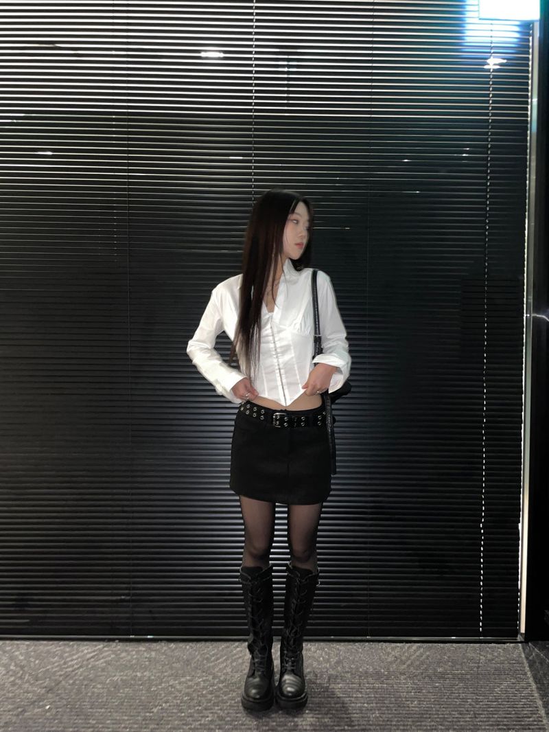 [UNISEX] two line eyelet belt (Black)