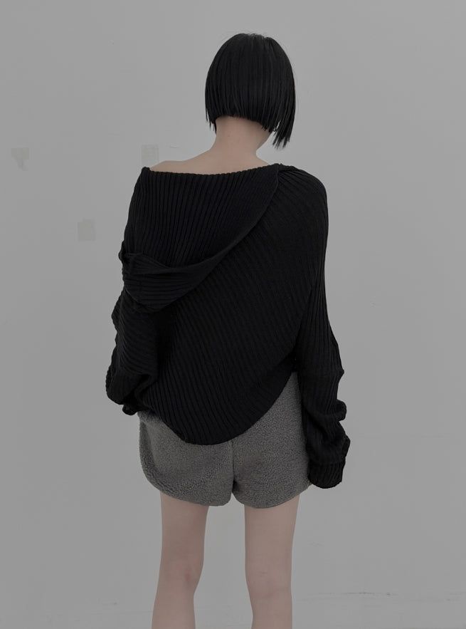 One-off diagonal hooded knit