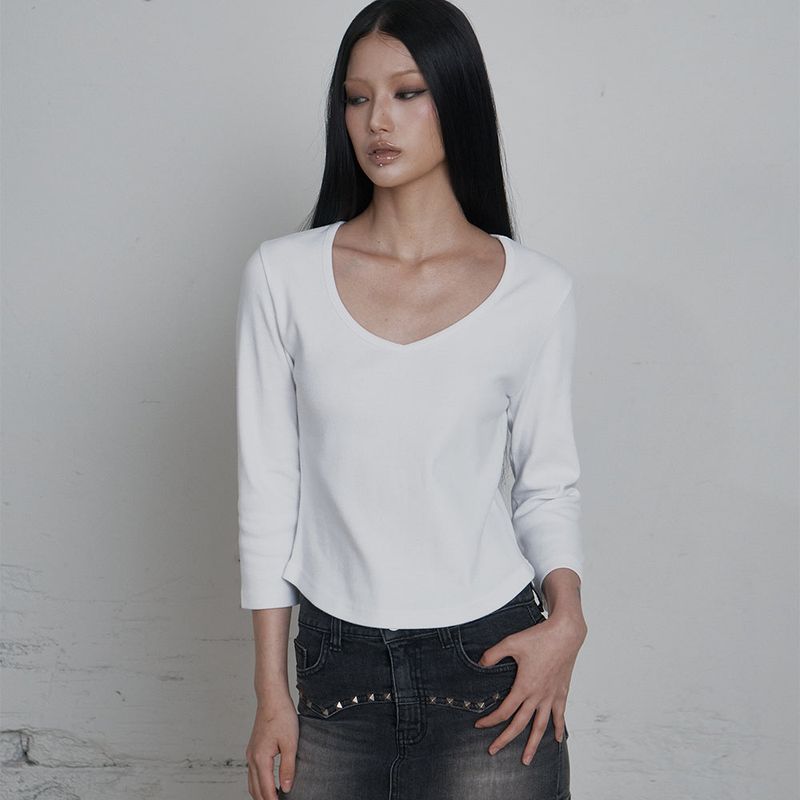Curetty(キュリティ)の「C 90S LINE V-NECK T-SHIRT_WHITE(Tops)」