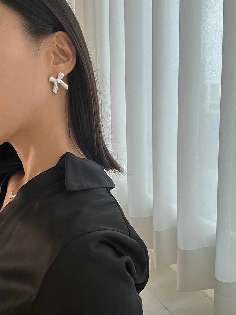 925silver] Stripe big ribbon earring