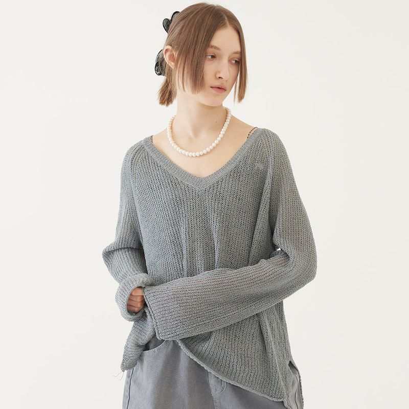 TMO BY 13MONTH（ティーエムオーバイサーティーンマンス）の「V-NECK KNIT TOP (GRAY)（Tops）」