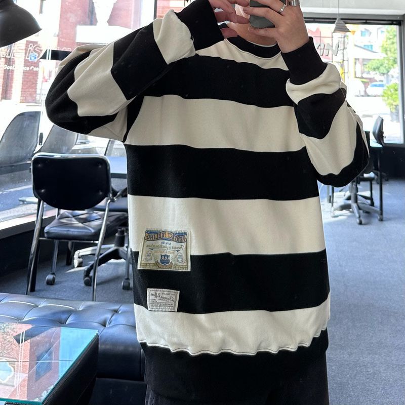 Mentor Patch Dangara Loose Fit Sweatshirt