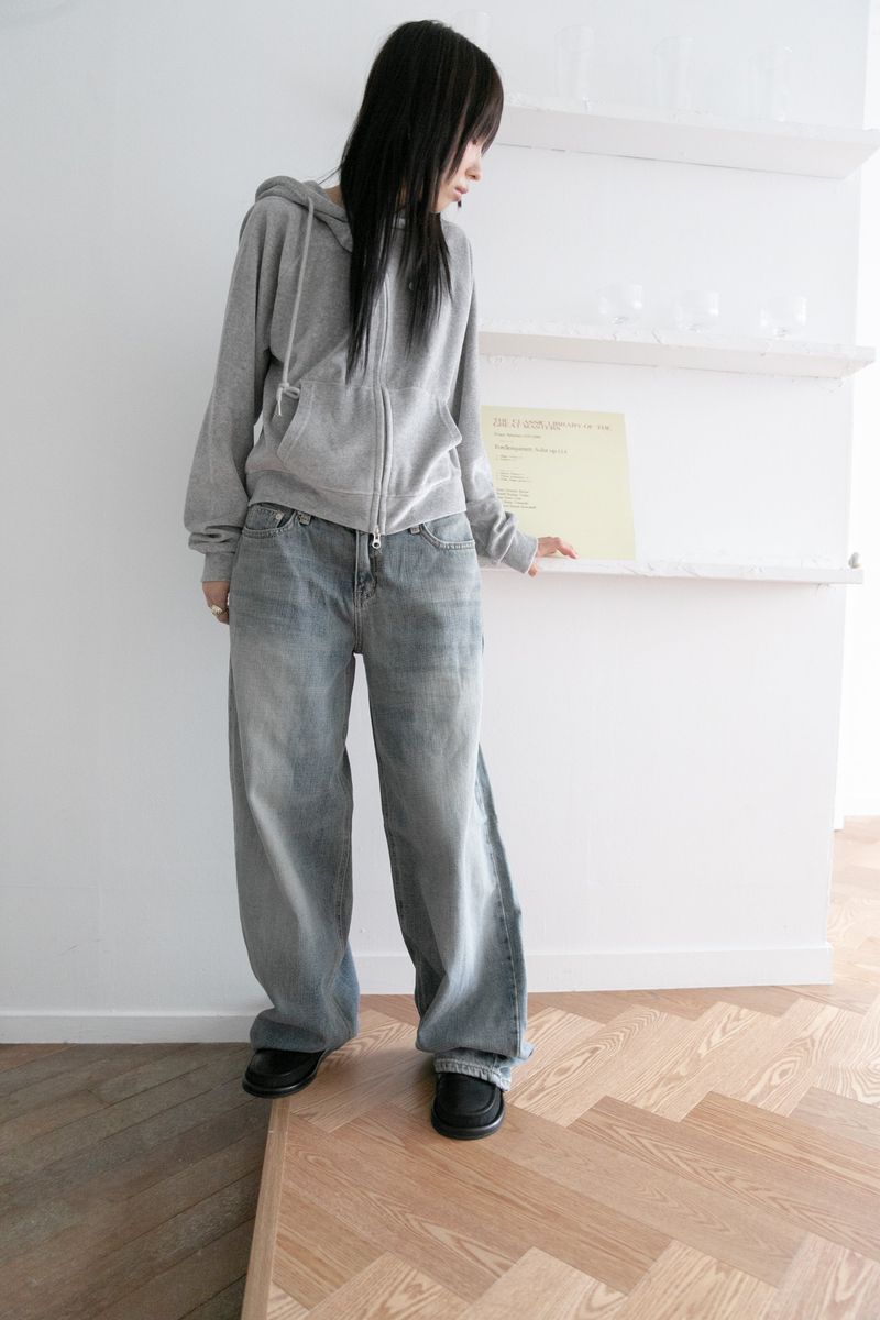 omoosoohy（オムスヒ）の「low waist washing wide denim(2colors)（Pants）」
