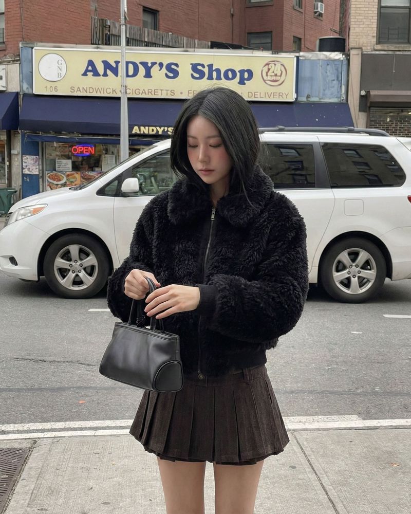 Wool pleated skirt