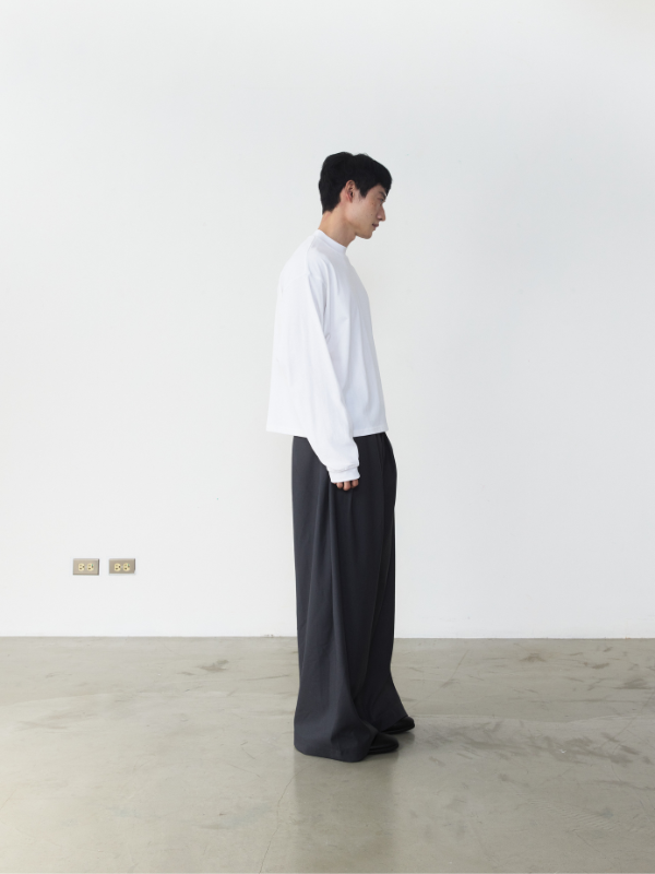 RB7 Cropped Boxy Long Sleeve Tee