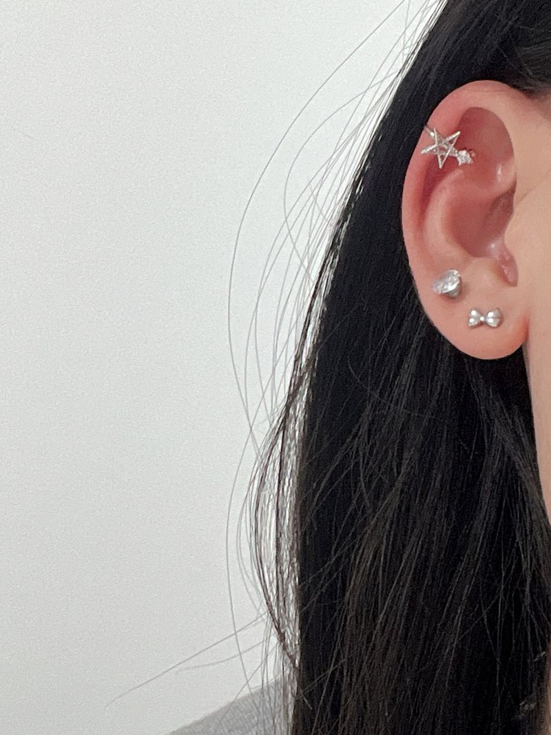 cubic line star earcuff