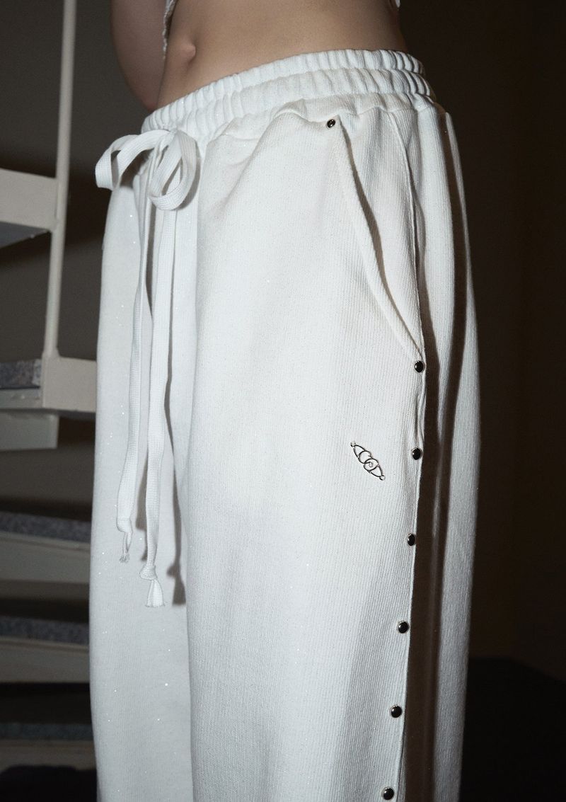 (9th reorder) stud twinkle jogger pt - white