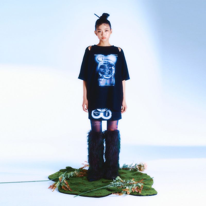 222 Cutout graphic t-shirts - Black