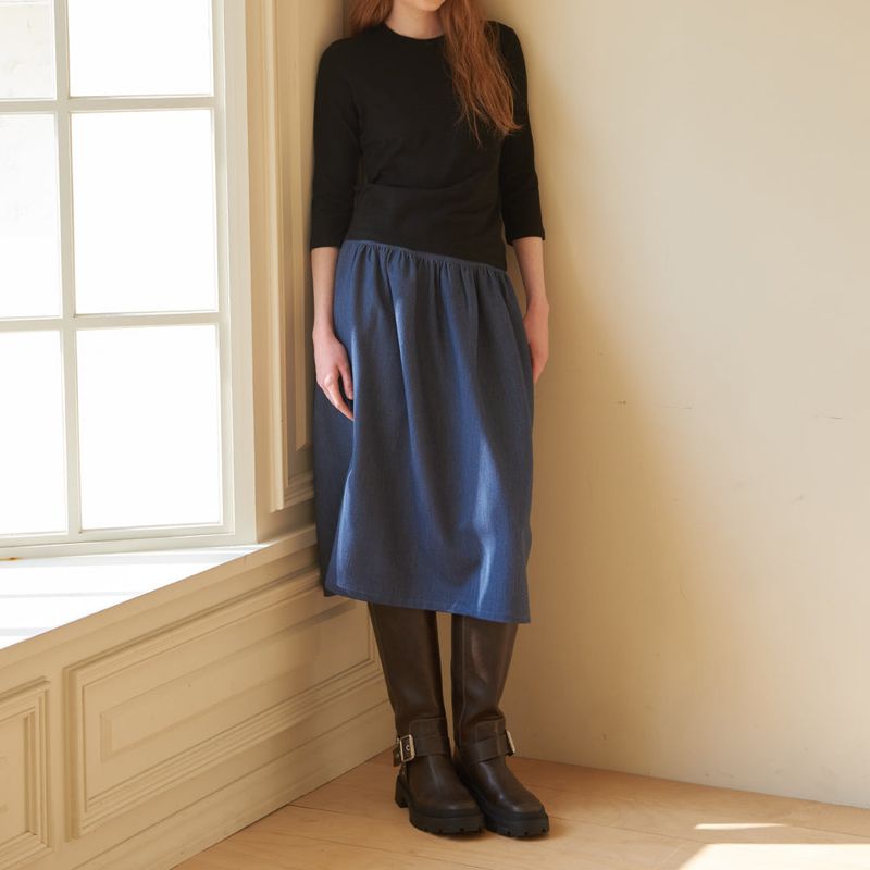 CORCA（コルカ）の「Shirring Flare Skirt Blue（Skirts）」