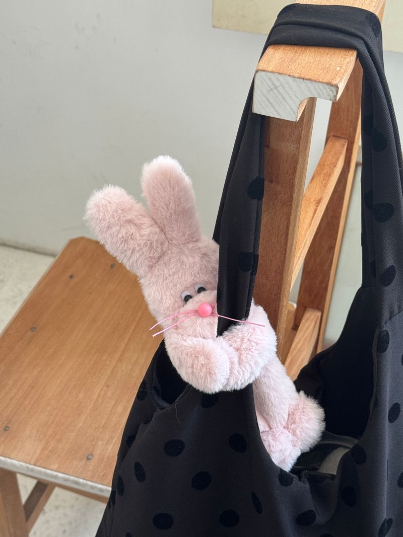 [made]Hug Me Pouch - black bunny