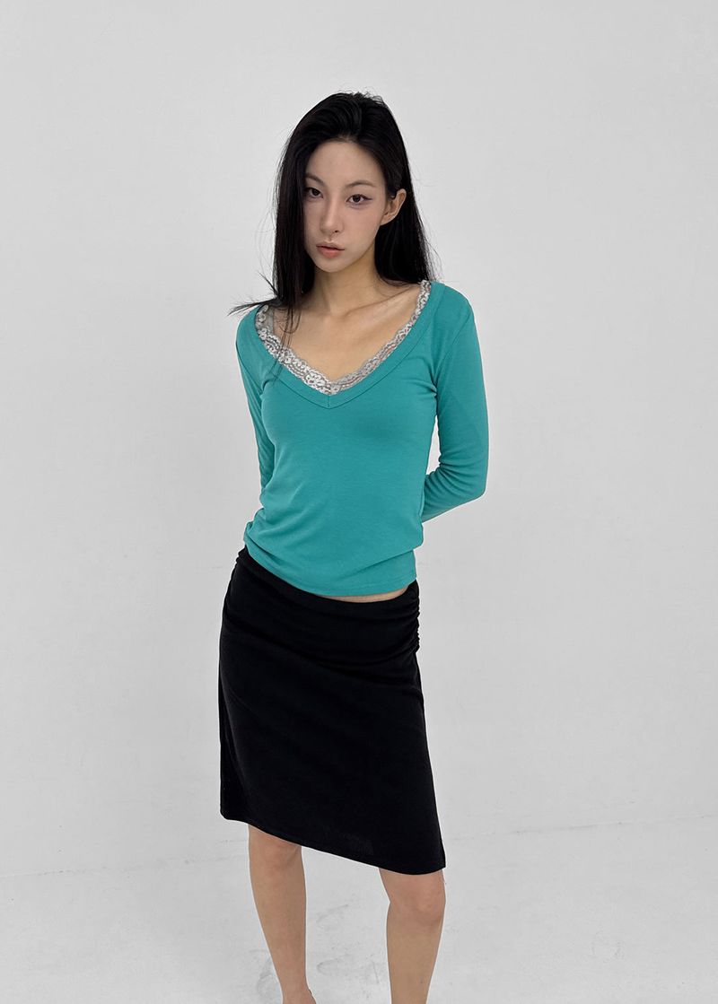 [MADE] Rosa Deep V-Neck Long Sleeve Tee