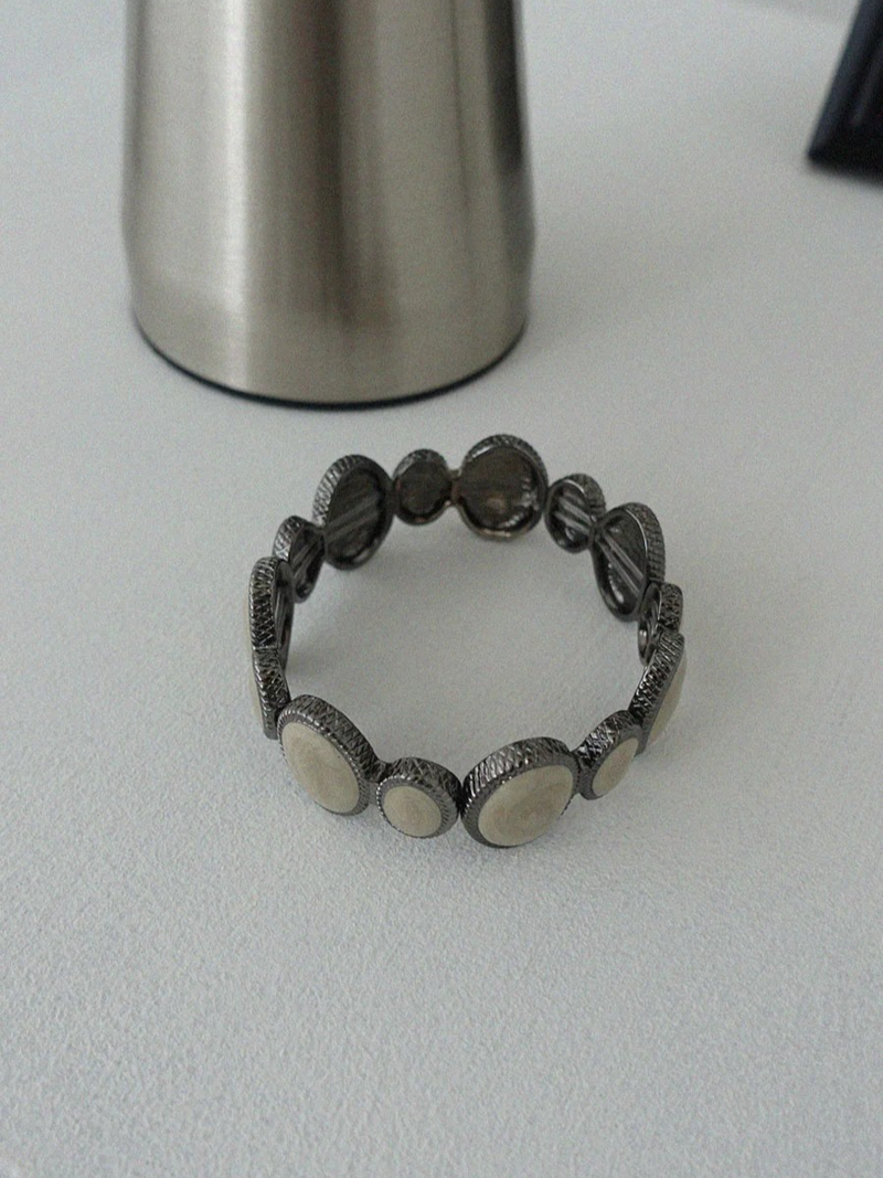 ENTHIC OVAL BRACELET