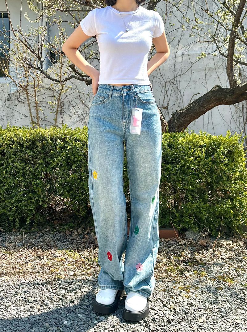 FLOWER EMBROIDERED LIGHT BLUE DENIM PANTS code 18103