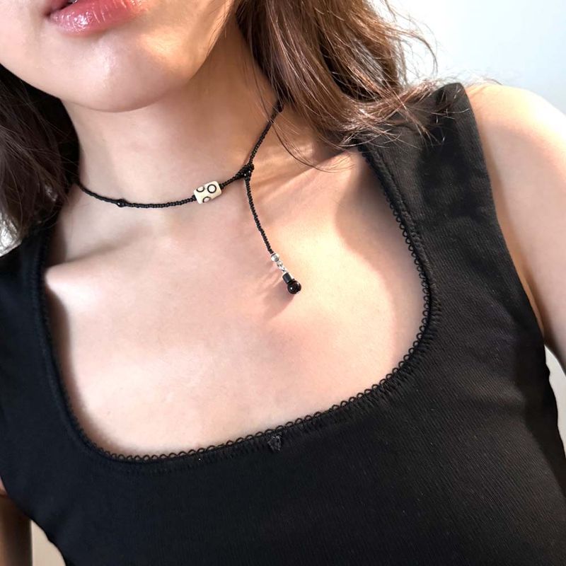 Dot column necklace (black)