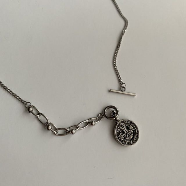 si Simple Smile Unique Coin Toggle Bar Chain Necklace