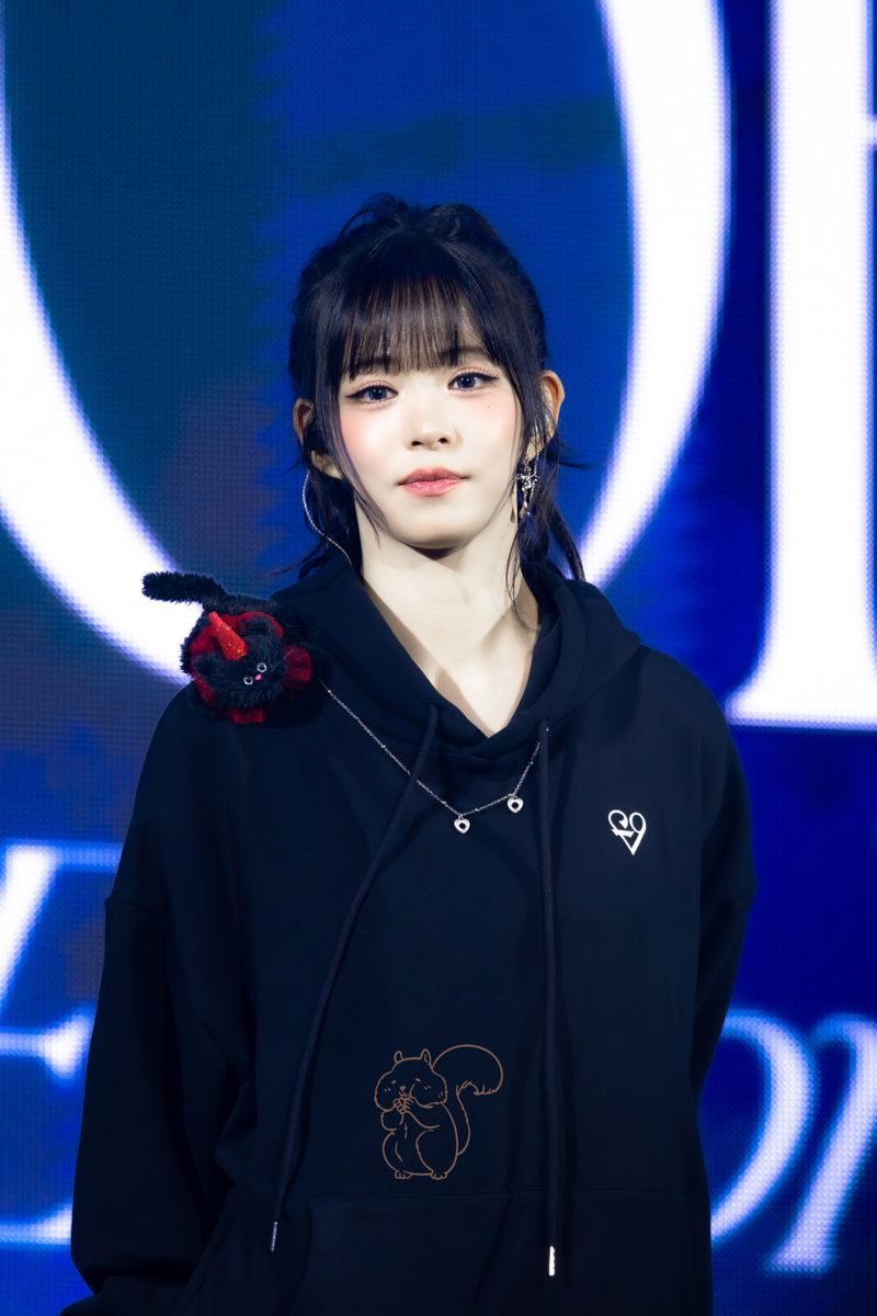 [fromis_9 Chaeyoung Piercing] Hydro Flower Piercing