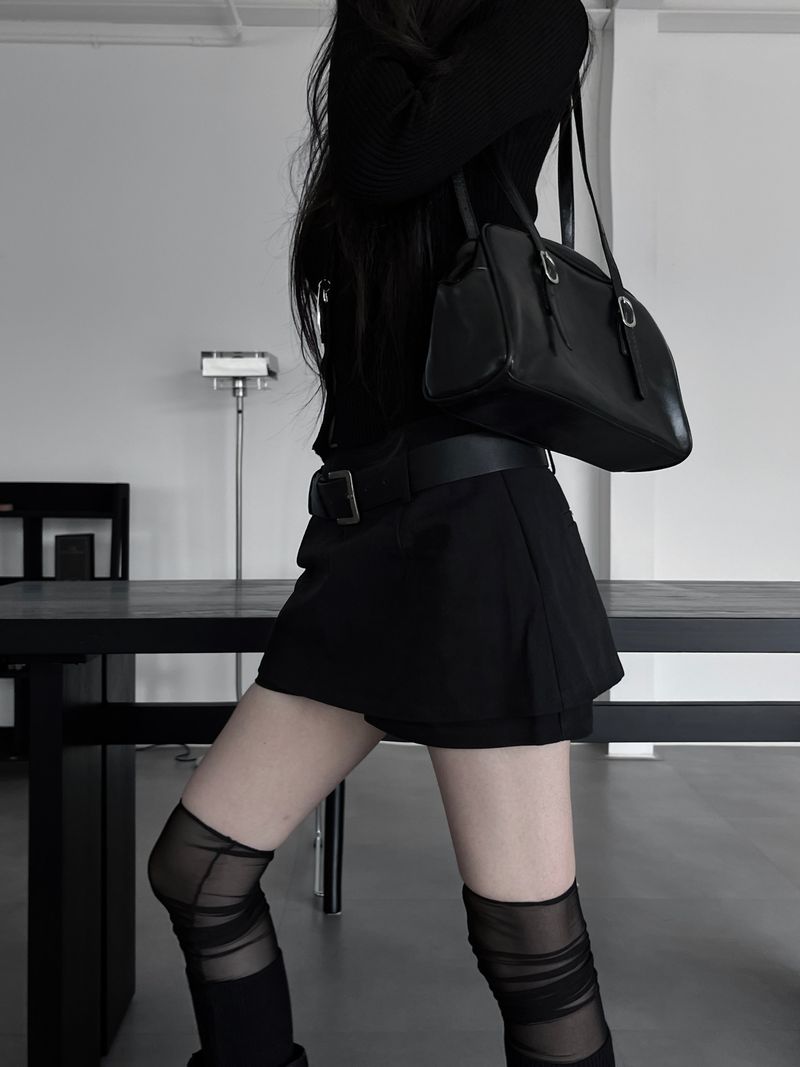 deep skirt pants