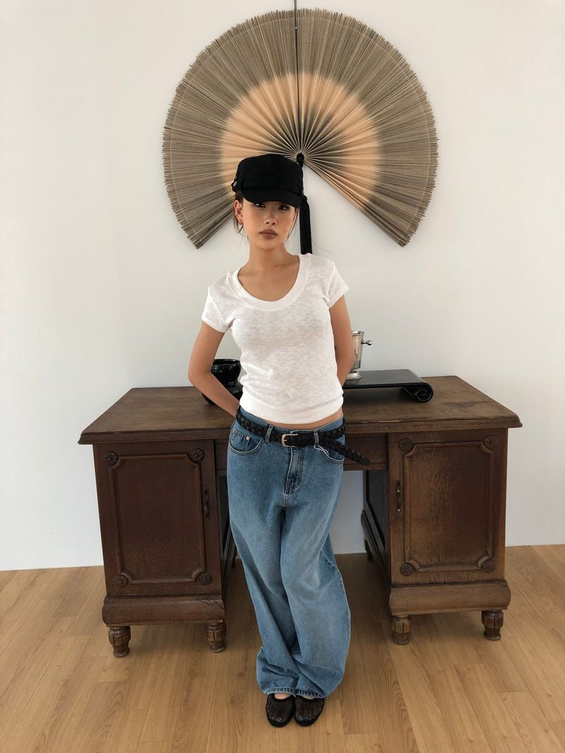SOFT U-NECK TEE