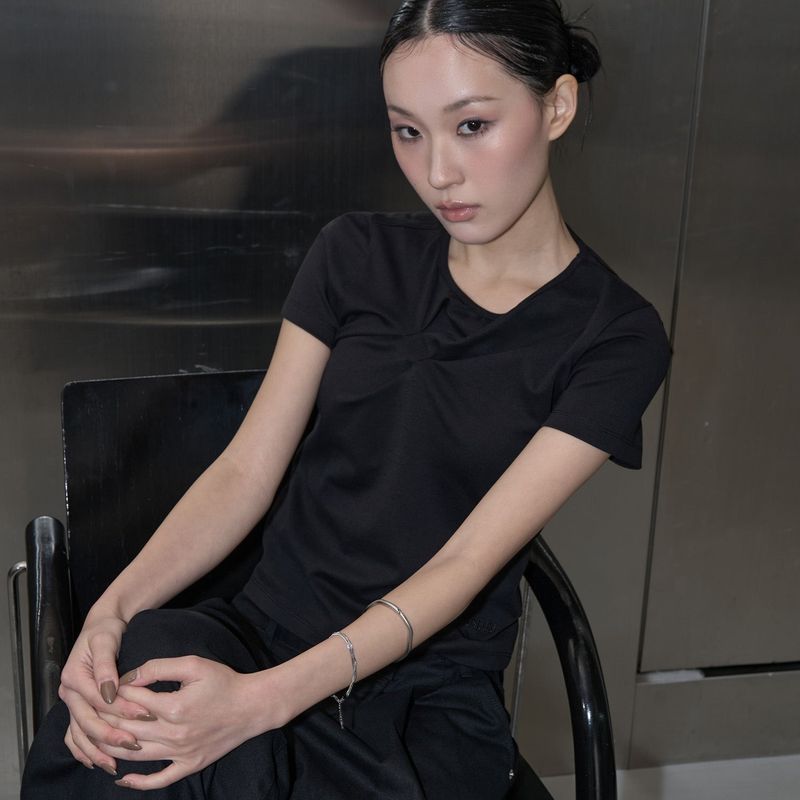 SLASH PINTUCK T-SHIRT (BLACK)