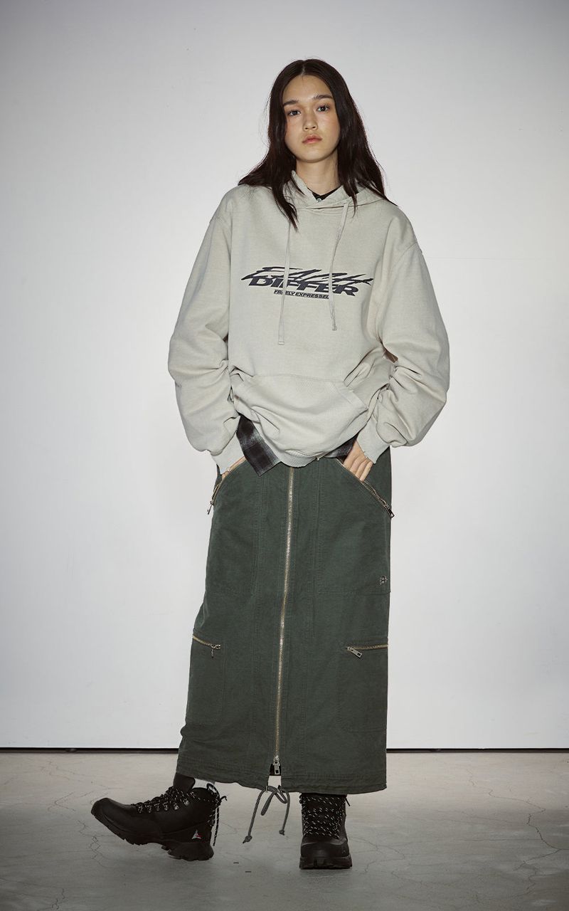 EACH DIFFER(イーチディファー)の「WASHED 2WAY ZIP SKIRT_KHAKI(Skirts)」
