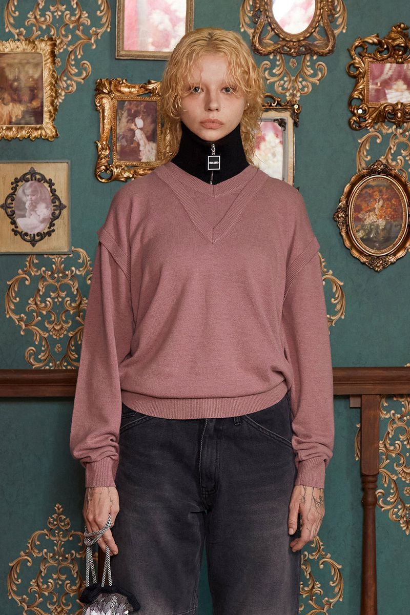 UNALLOYED（アナロイド）の「LAYERED V NECK KNIT / INDI PINK（Tops）」