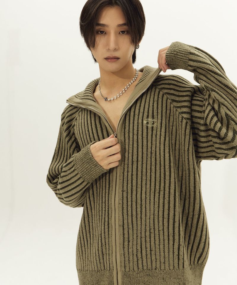TWO TONE KNIT ZIP-UP