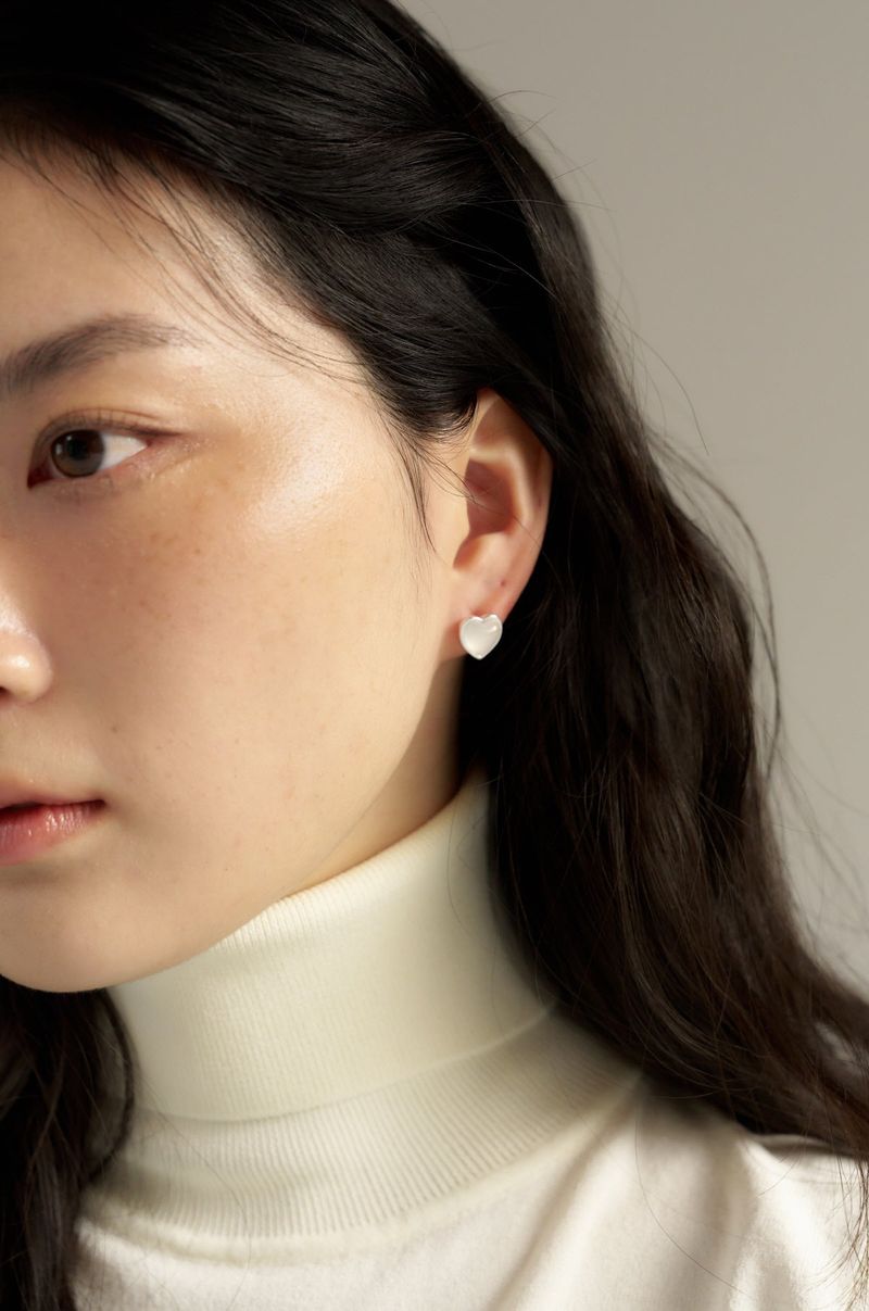 cats eye heart earring
