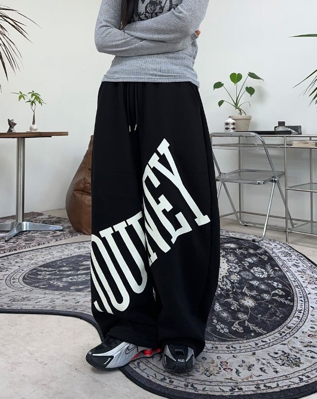 SATIIIZ（サティーズ）の「Journey Brushed Lettering Pants（Pants）」