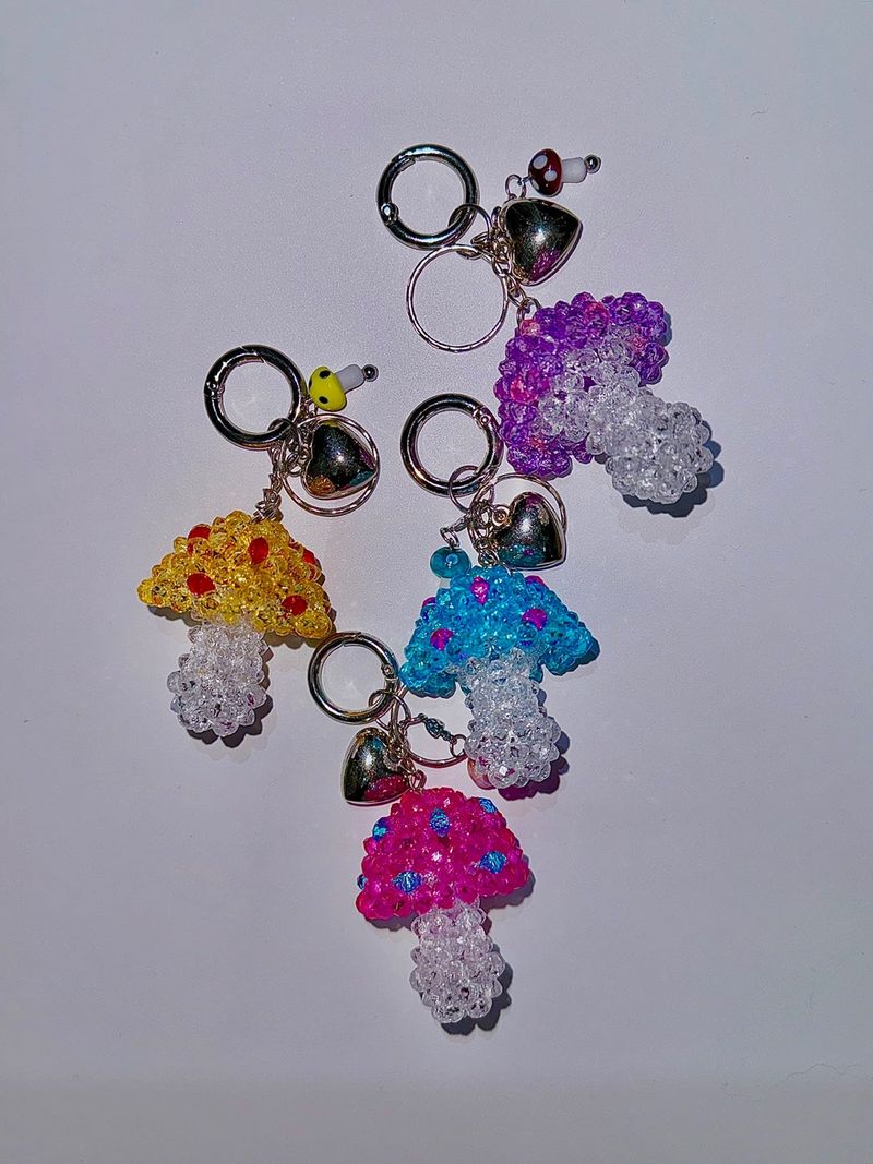 [KickFlip Kyehoon] Hazy mushroom keychain