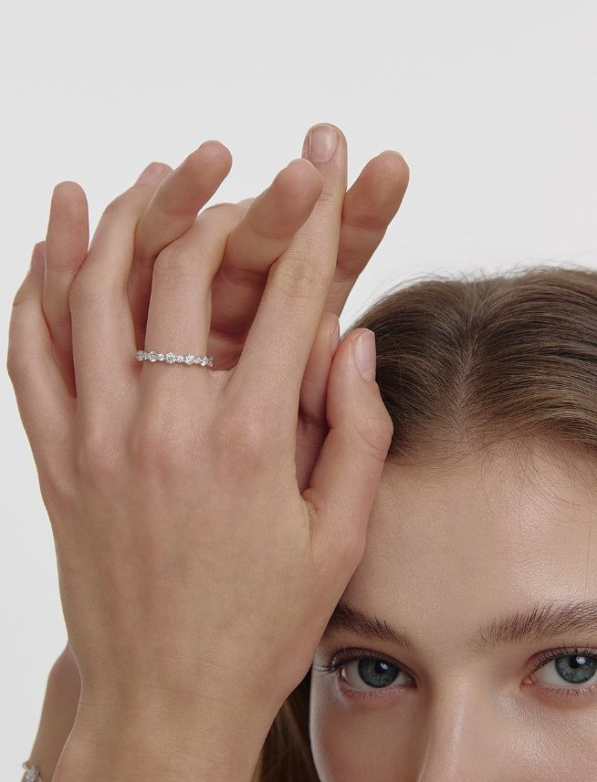 26SS★ Essence Silver (W) Linea Moissanite Ring