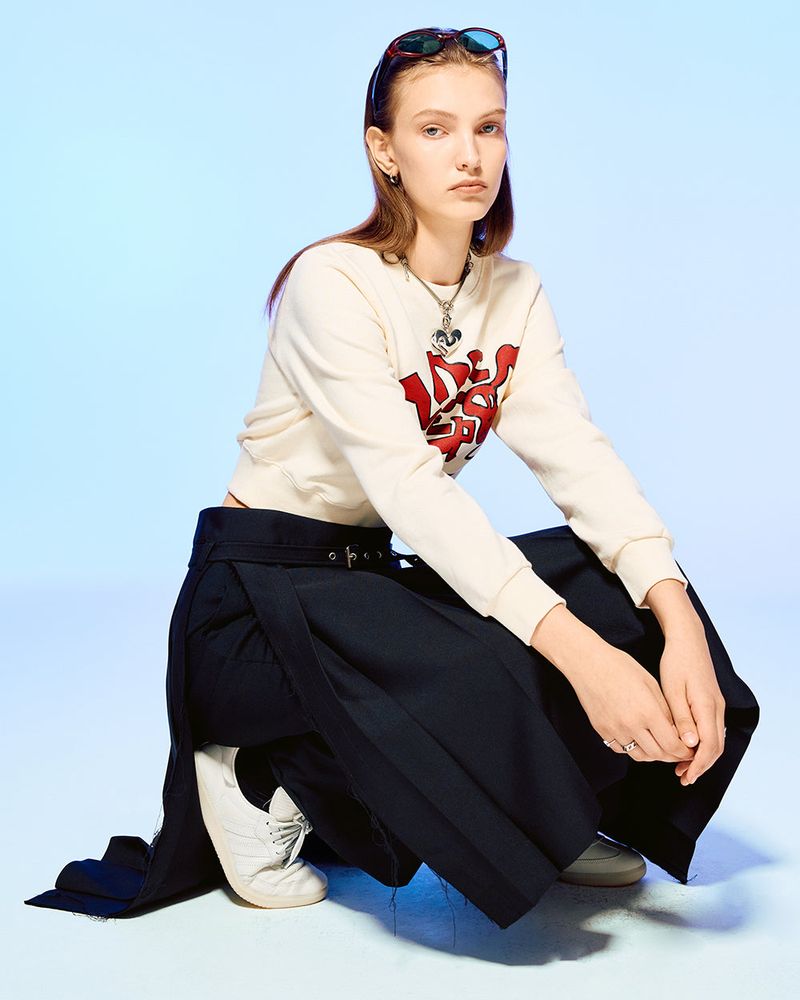 DEVIL HEAD LOGO CROP SWEATSHIRT-IVORY