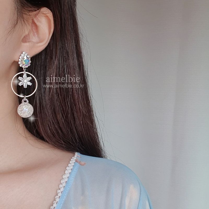 Icy Bloom Earring - Rainbow (Han Hyojoo Earring)