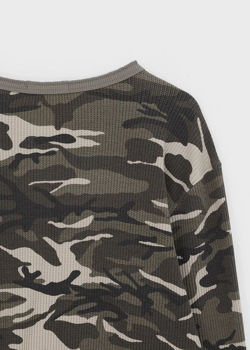 [MADE] Paette Camo Waffle Henley Neck Long Sleeve Tee