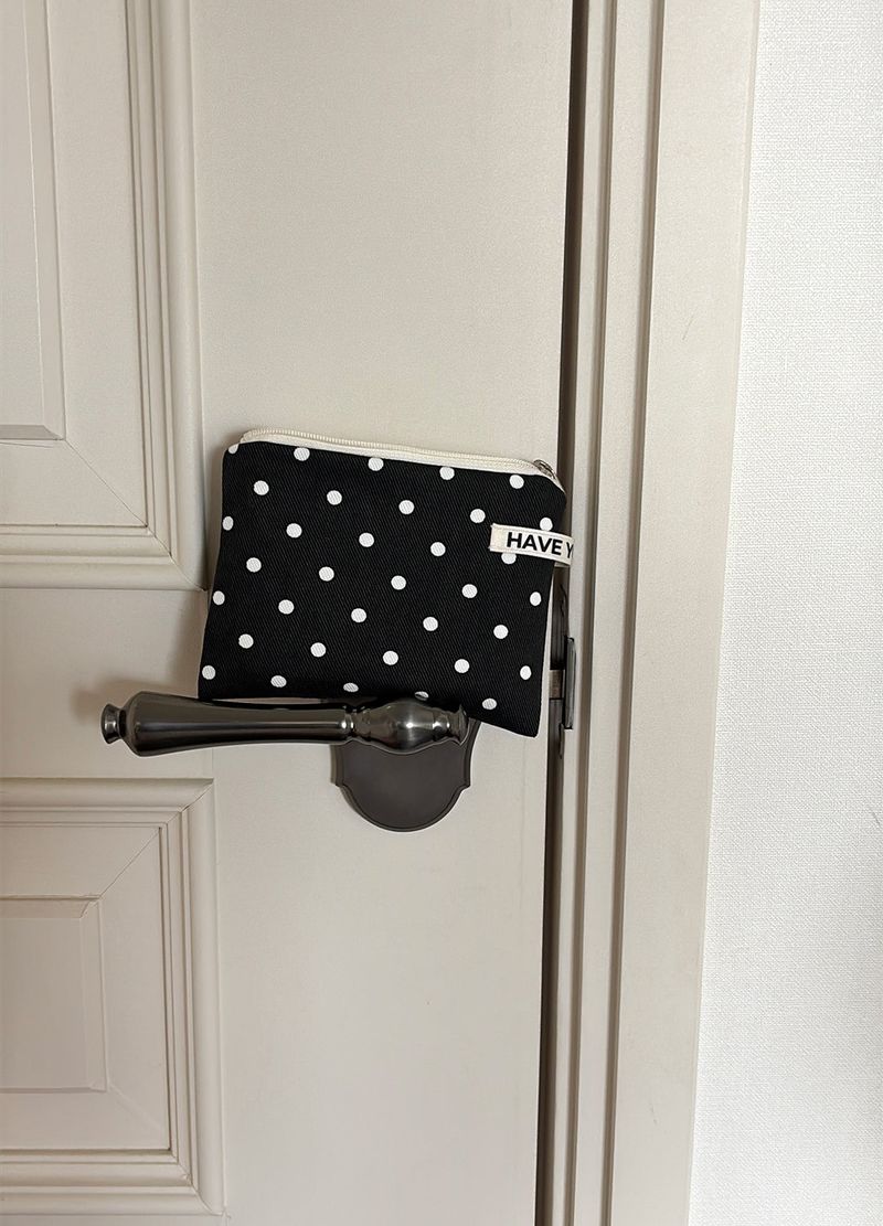Dot flat pouch - black , M size