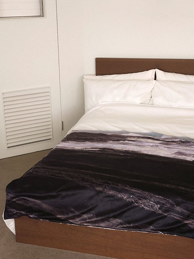 LNL cliff blanket