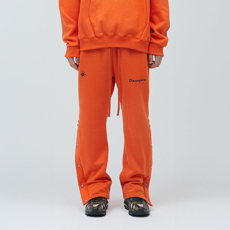 DAUSPICE(DUC)(ダウスピス)の「Side Open Sweat Pants Red Orange(Pants)」