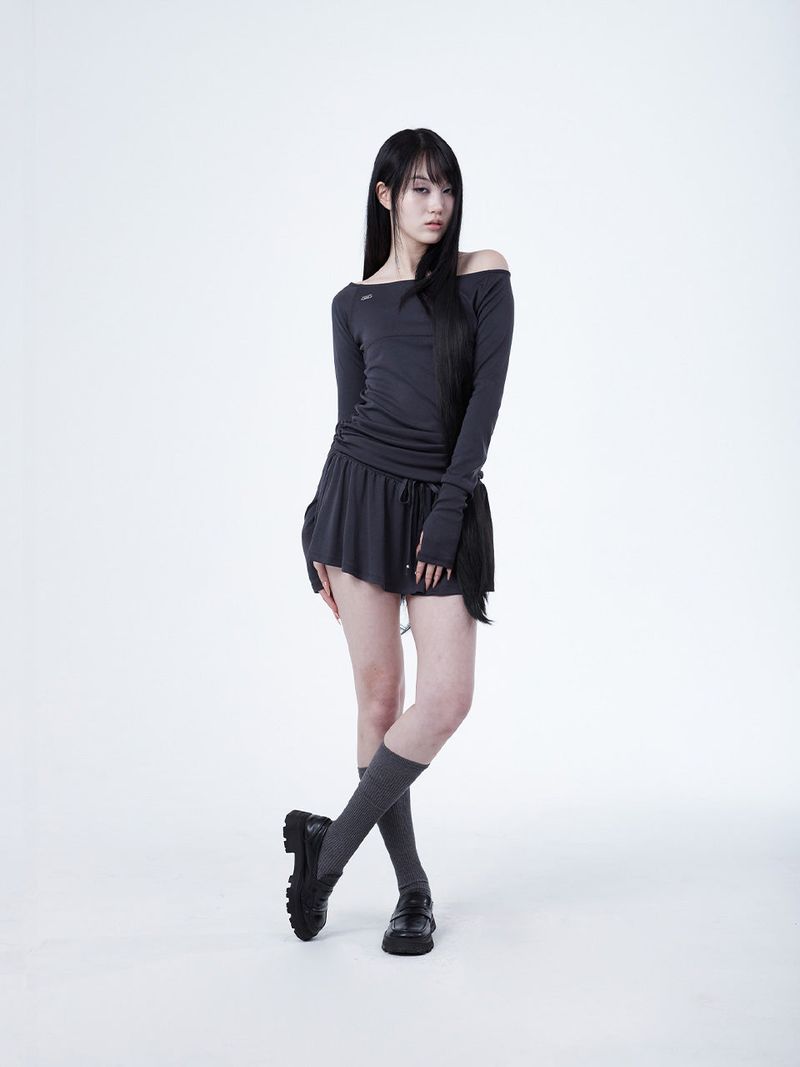 elfelfelf archives（エルフエルフエルフアーカイブ）の「RAGLAN METAL LOGO DRESS [CHACOL]（Dresses）」