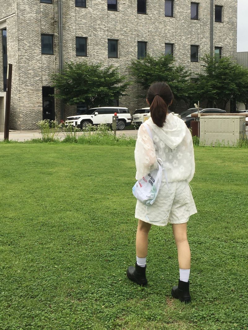 Airy Bloom Flower Zip-Up (3c)