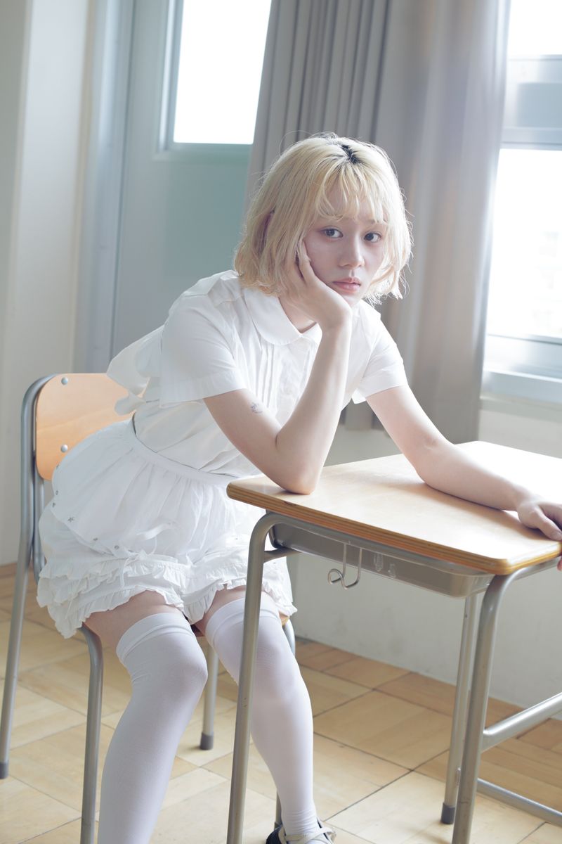 apron frill skirt
