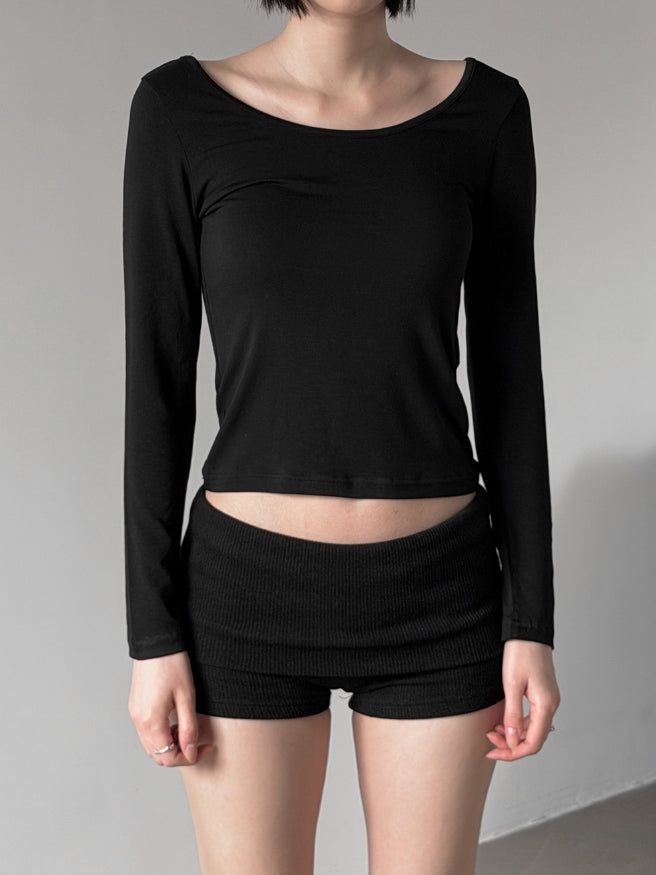 mnem（ムネム）の「Roun Basic Deep Round Neck Tee（Tops）」