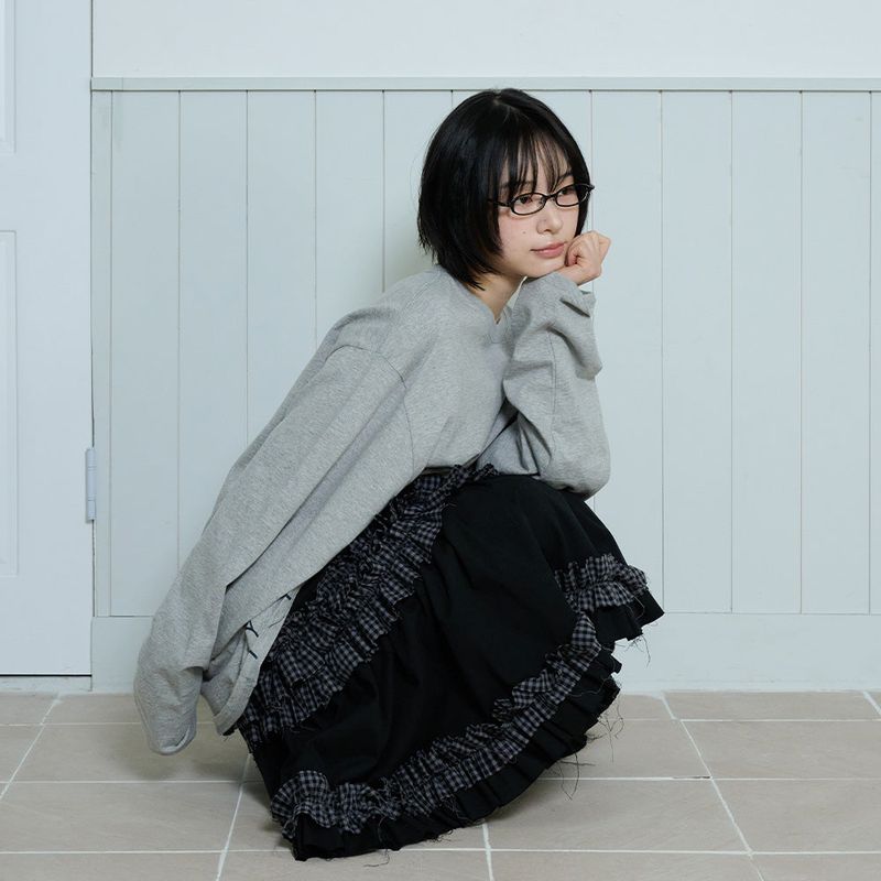 RUFFLE POINT SKIRT - BLACK