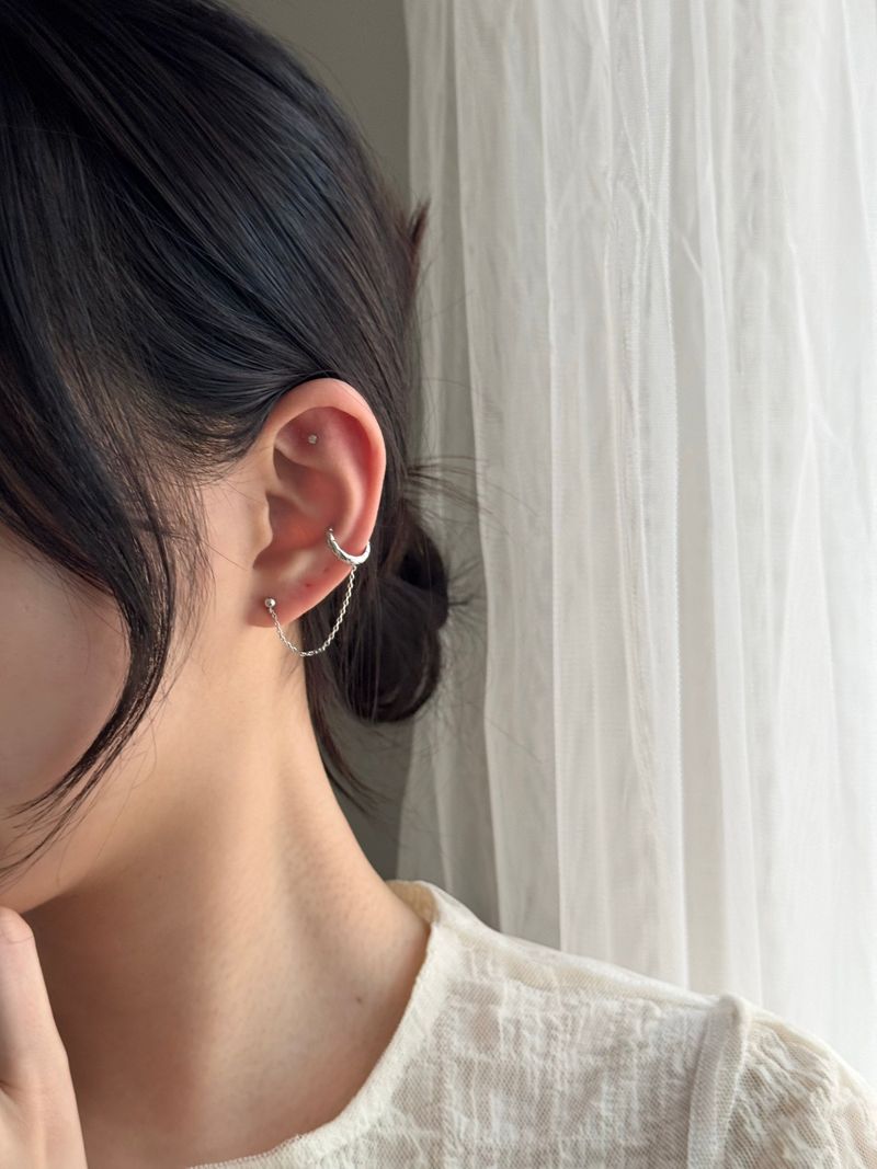 Amber Ring Two-Pin Ear Cuff Earrings / 3 Colors / Daily Simple Chain